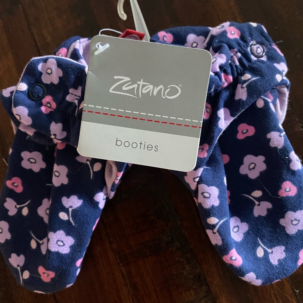 Zutano navy floral print booties
